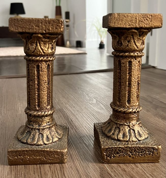 Par Castiçais Marmolina Estilo Coríntio e Jónico.Ano 1960