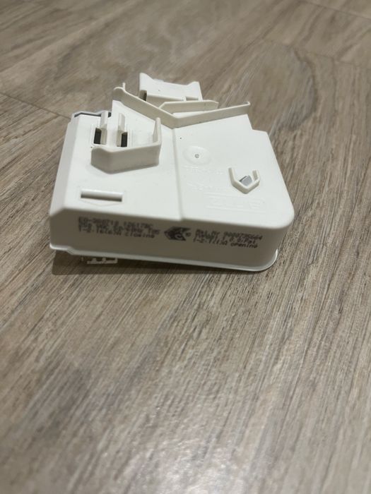 Замок пральной манини Siemens Bosch