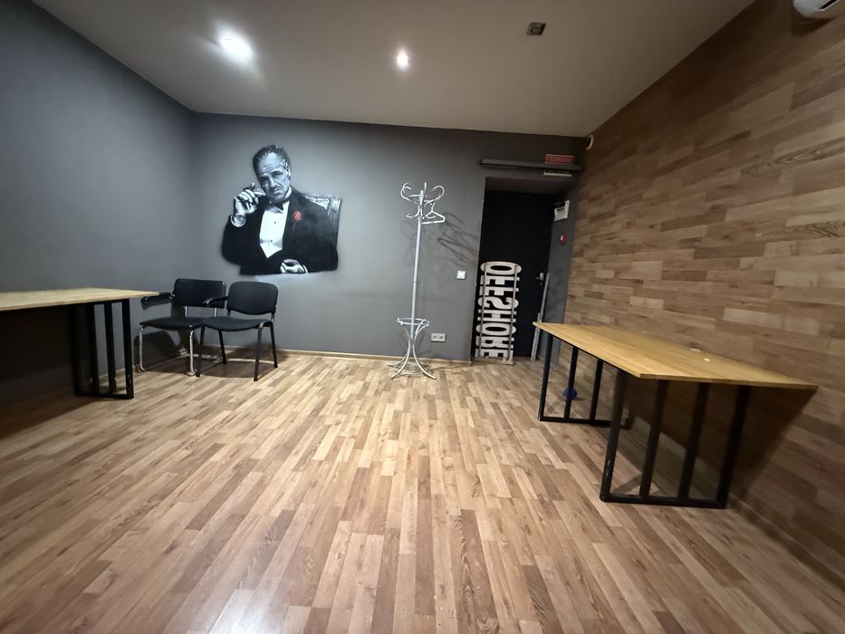 Оренда фасадного приміщення 156.4кв.м з ремонтом. Вул Університетська