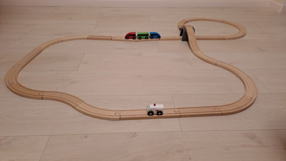 Деревяна залізниця IKEA