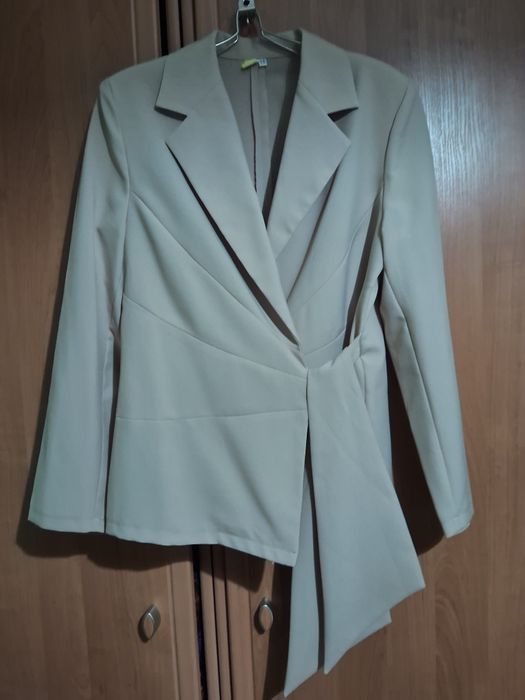 Школьный пиджак жакет для девочки девушки 38 р-р, м