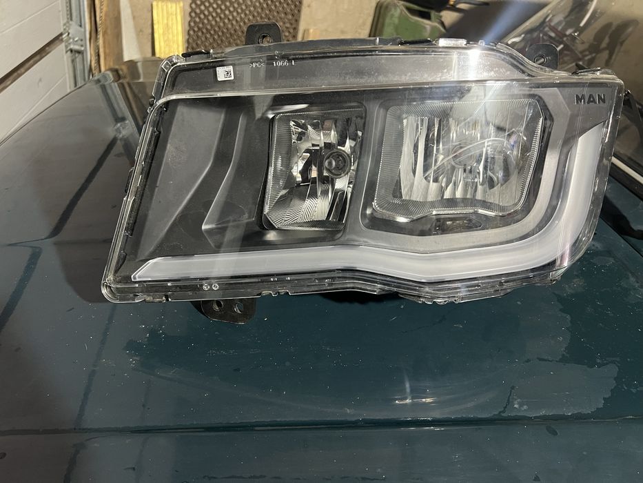 Фара ман левая . Новая