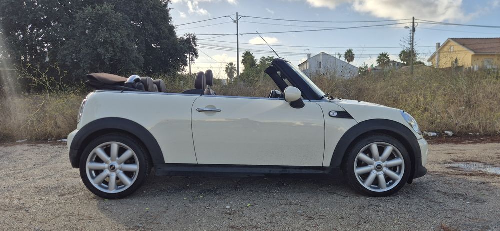 Mini Cooper D Cabrio 116cv de 2010 foto 3