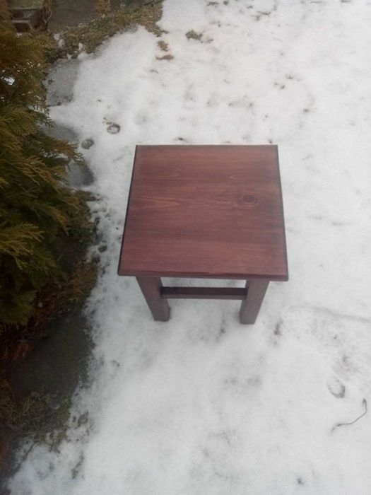 Продам табурет деревянный