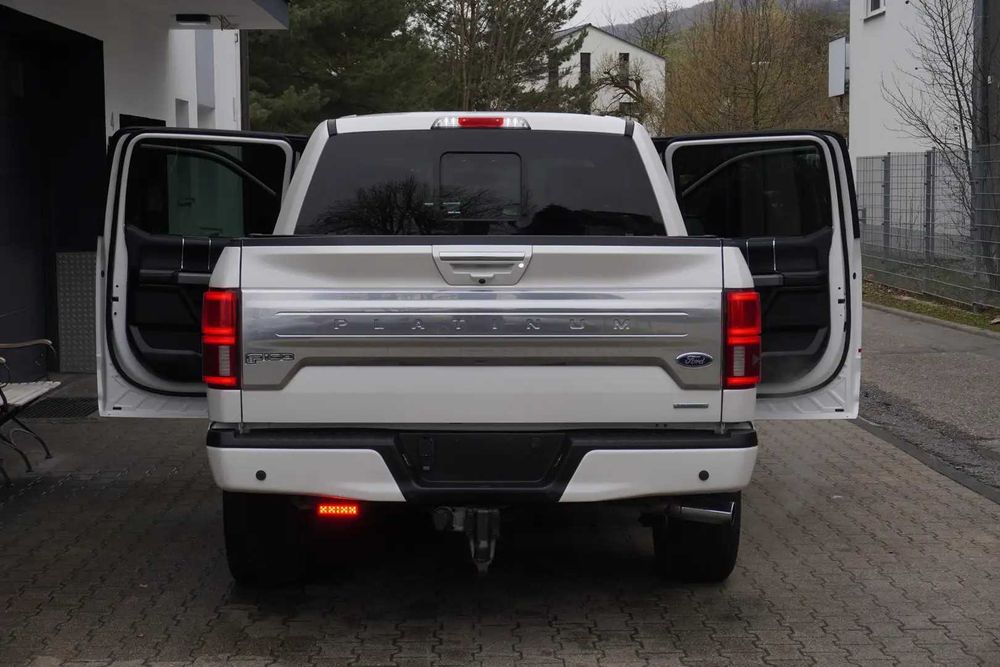 Ford 150 Platinum 4x4 Європа