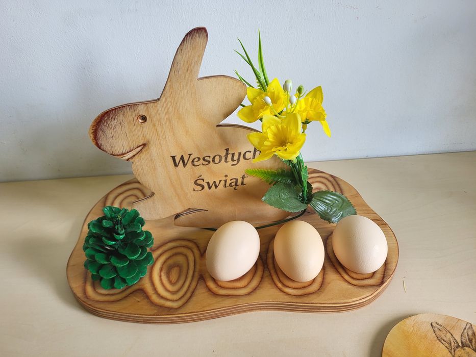 Wielkanocne korytka drewniane i tace na jajka wędliny stroiki 2w1