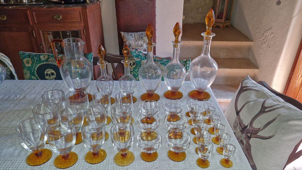 Serviço de copos bicolor em vidro art decô