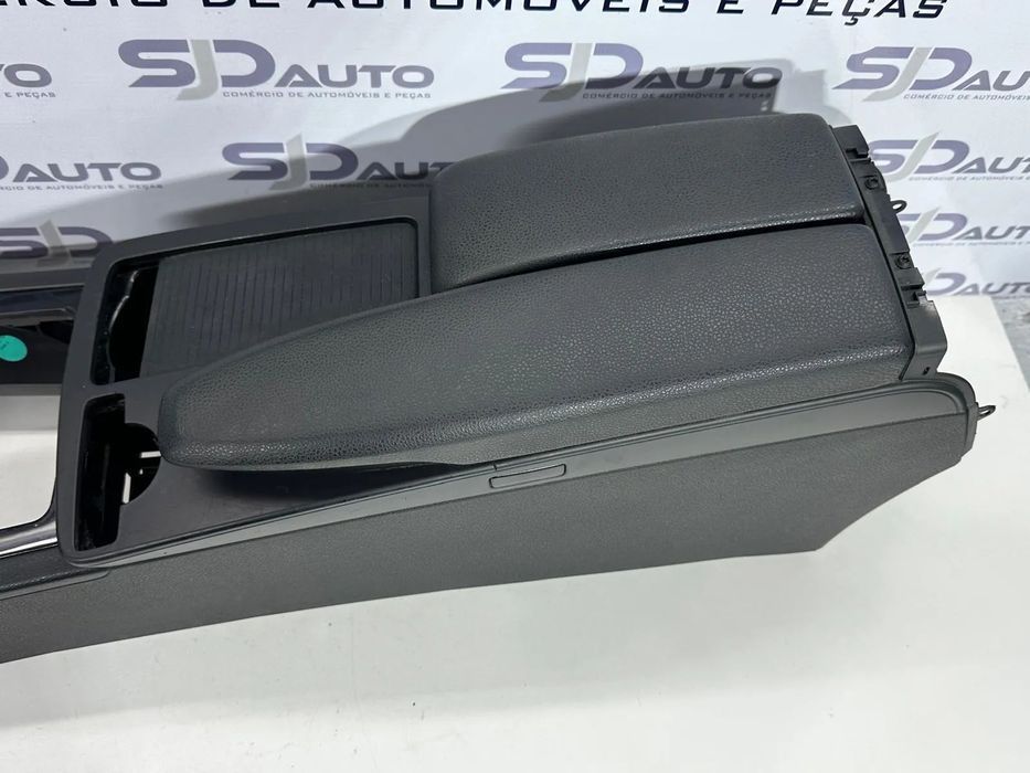 Consola Central + Apoio Braço - Mercedes C (W204)