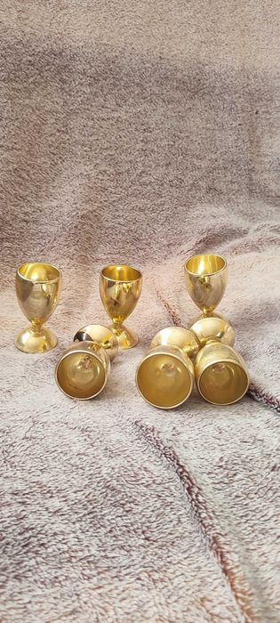 Kieliszki na jajka -do jajek. Szklane, złote. 6 sztuk. PRL