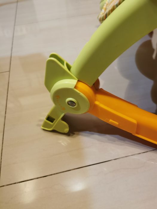 Bujaczek krzesełko do karmienia fisher price