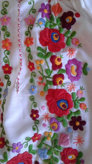 Blusa ROMENA em Cambraia