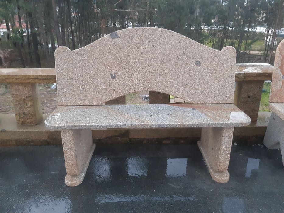 Bancos em granito