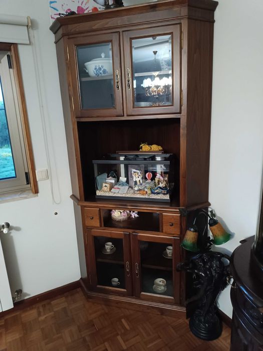 Mobília usada estilo clássico