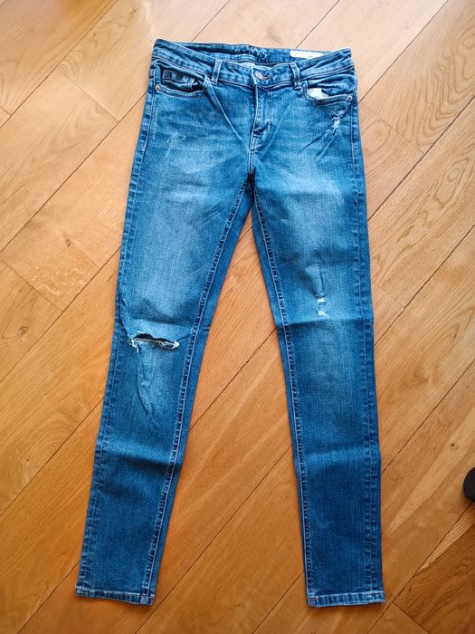 Jeansy z dziura Zara denim 38 MID rise