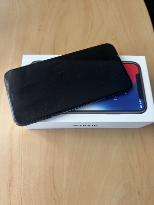 Продам власний iPhone X 64Gb в робочому стані