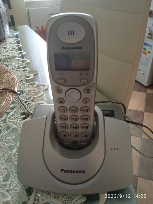 Telefon stacjonarny słuchawkowy
