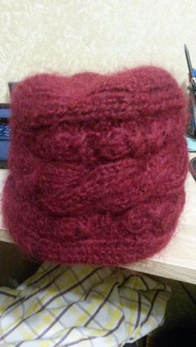 продам теплую, вязаную шапку!