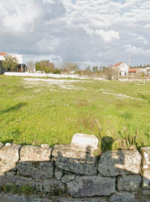 Terreno com licença para construçâo