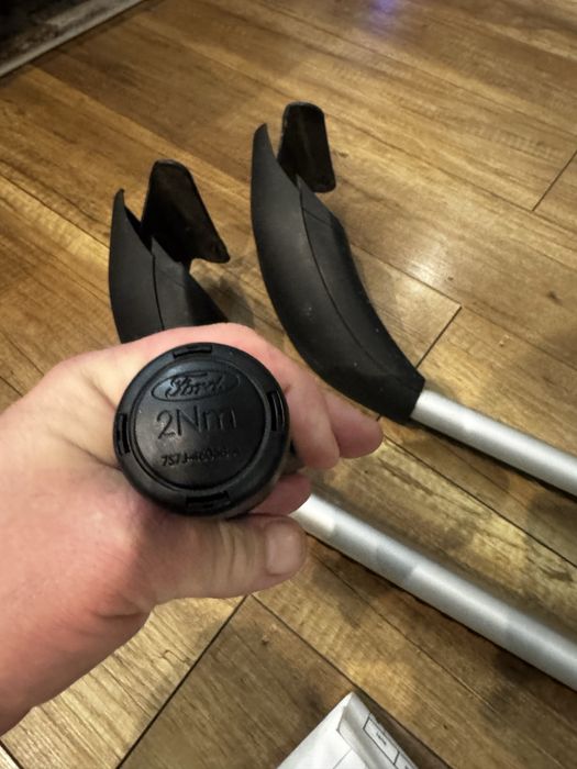 Bagażnik dachowy bez relingów Ford focus mk3