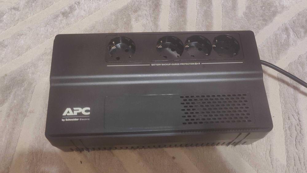 ДБЖ APC Easy UPS 800VA Schuko