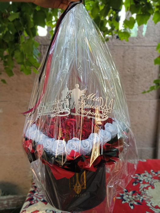 Букеты из атласных лент также есть букеты из бабочек