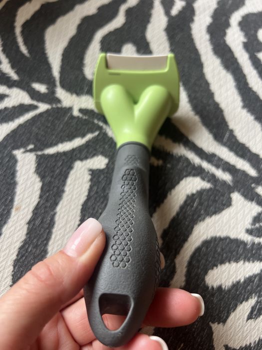 Гребінець FURminator