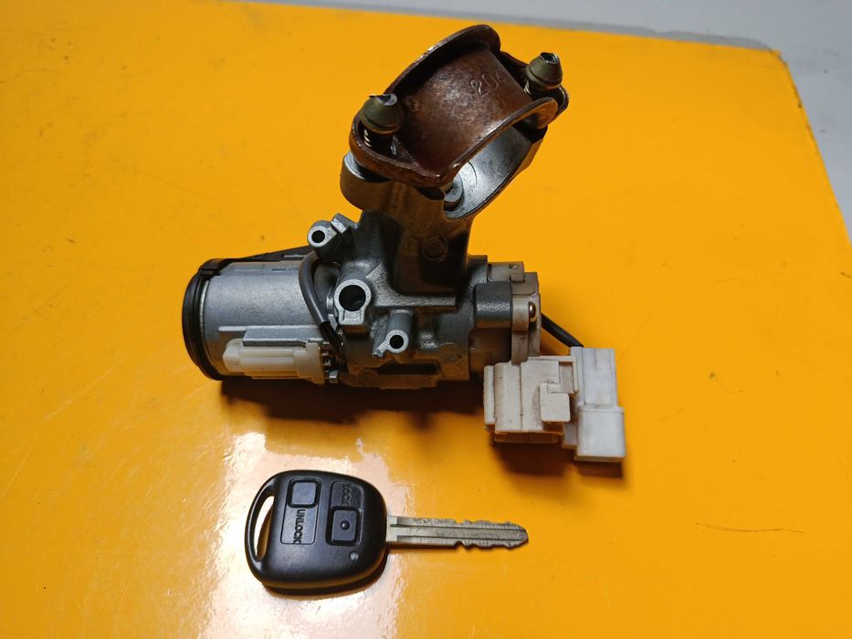 Замок зажигания для Toyota Rav 4 з 00-05 р.в.