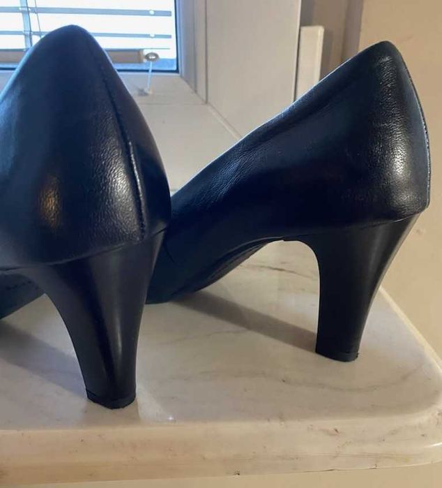 czółenka czarne skóra - firma  Ara, r. 38