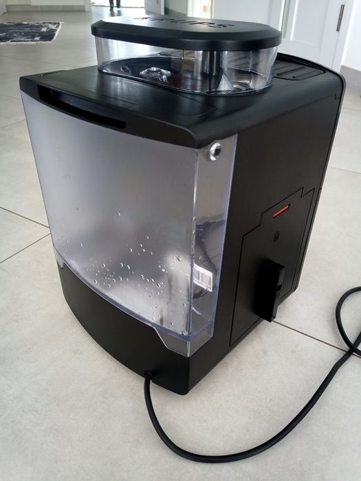 Продам кавоварку Krups EA81