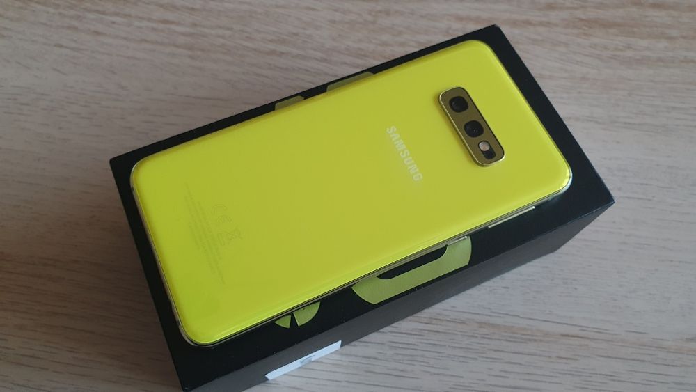 Samsung Galaxy S10e 6/128 Jak nowy