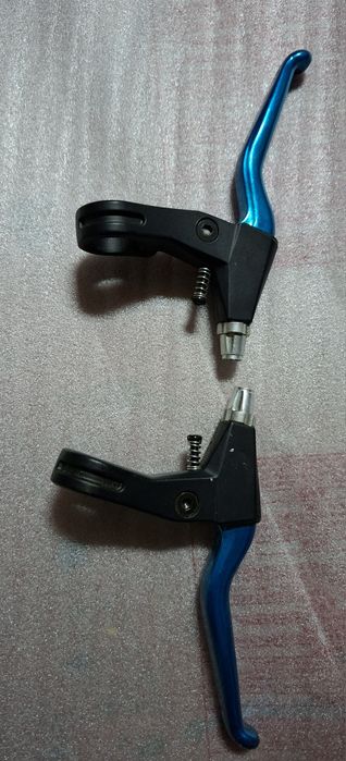 Manetes v-brake  e selim bmx