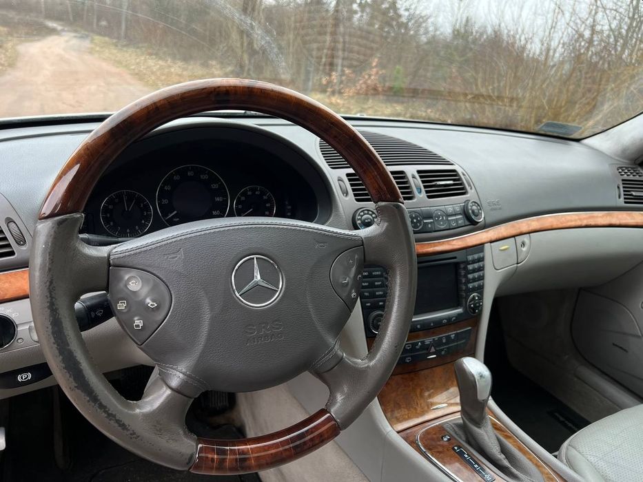 Mercedes-Benz E320 2004 рік автомат 3,2 газ/бенз ДЛЯ військових