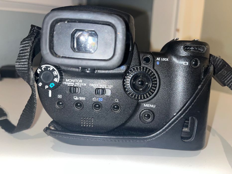 Câmara Sony DSC-R1 (para peças ou restauro)