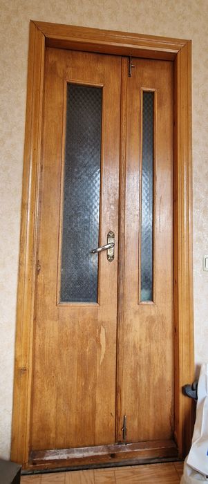 Двери межкомнатные отдам