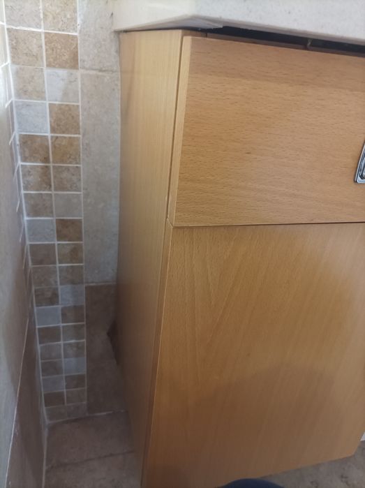 Móvel WC suspenso em Cerâmica e MDF