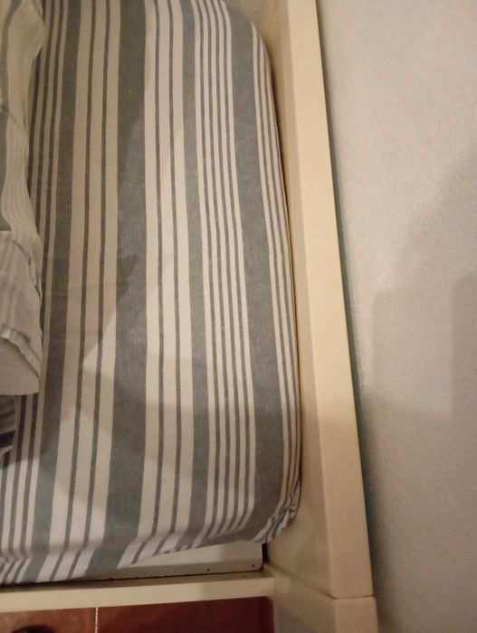 Cama de solteiro com gavetão