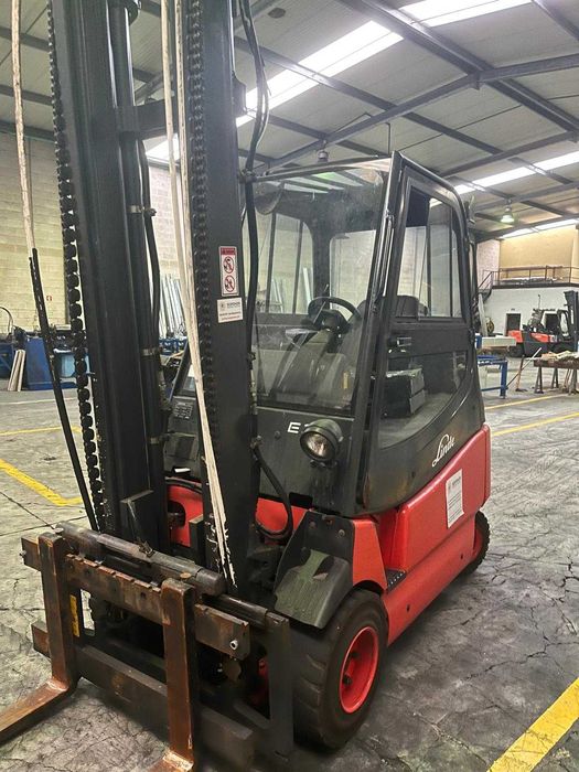 Empilhador Linde 3.5