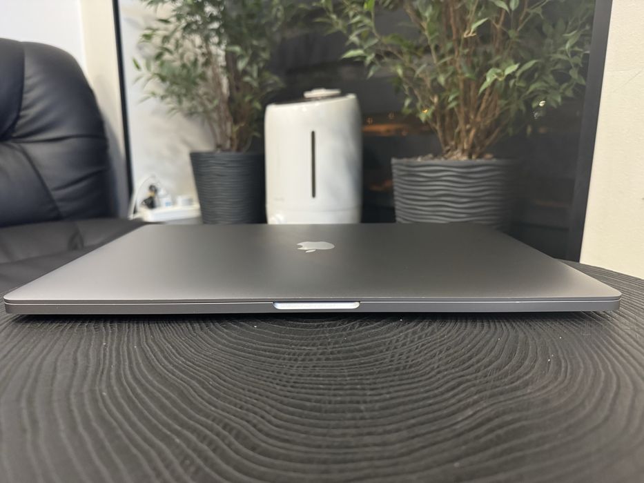 MacBook Pro 16" A2141 i9 16GB 1TB SSD Radeon Pro 5500M #2514