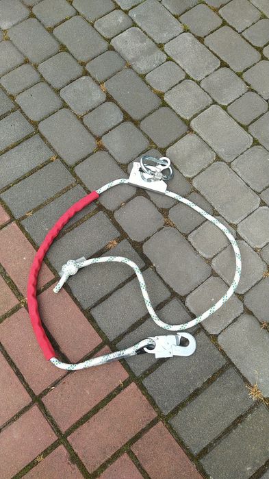 Szelki bezpieczeństwa z liną do pracy w podparciu