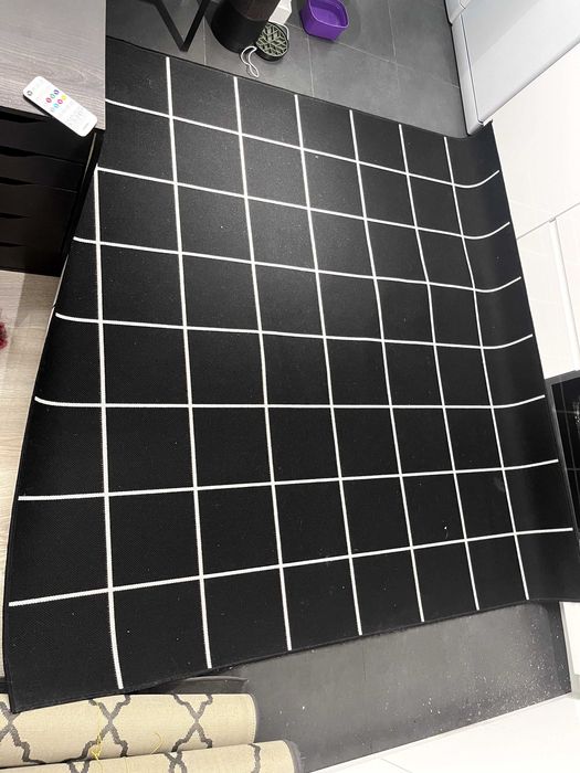 Checkered Square Rug / Tapete Quadrado Xadrez