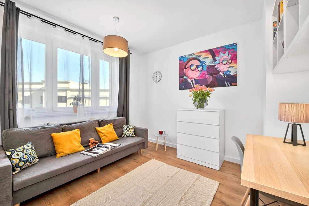 Duży pokój dla dziewczyny/Big room for girl metro Trocka