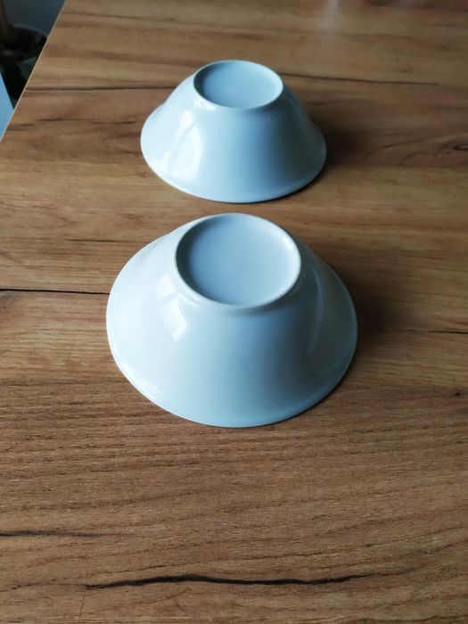 Dwie miseczki porcelanowe