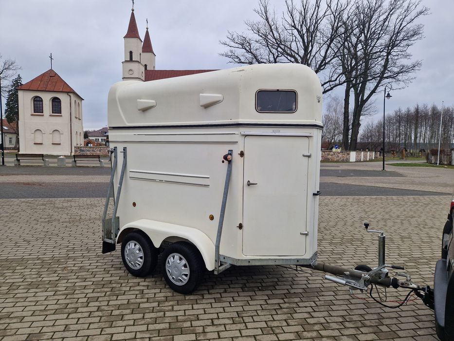 Przyczepa konna dla koni 1,5 konia HEJA *PLASTIKOWA* 1300dmc !!!