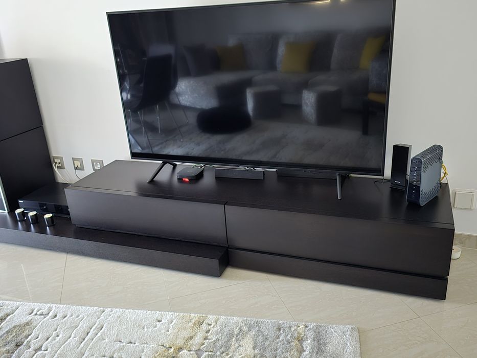 Móvel de Sala castanho escuro