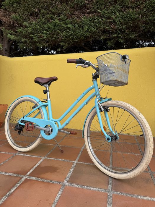 Bicicleta Roda 24 em Bom Estado, com Cesto. Elops 500
