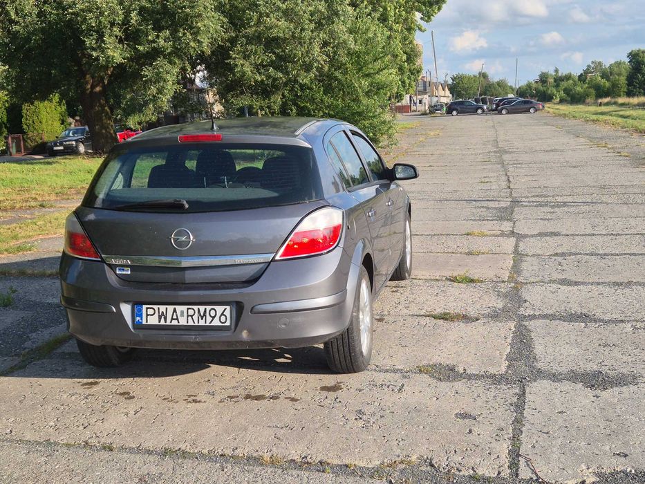 Opel Astra H 1.6 benzyna