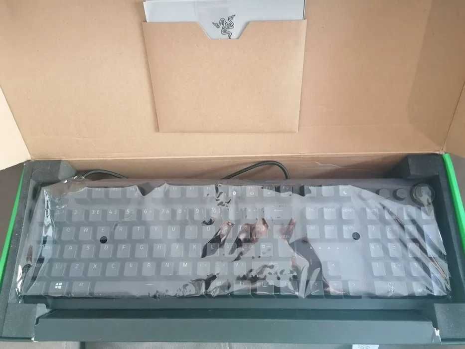 Razer Huntsman V2 Purple Switch Ótico