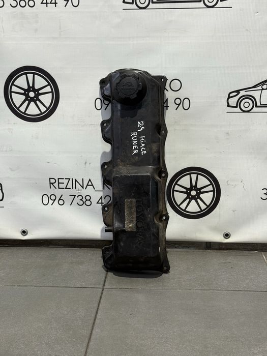 Клапанна кришка двигуна 2.4 TD Toyota Hiace 1993-2003 р.