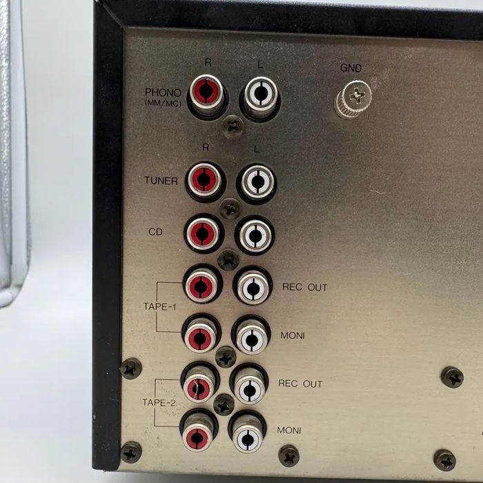Amplificador Luxman LV-103u