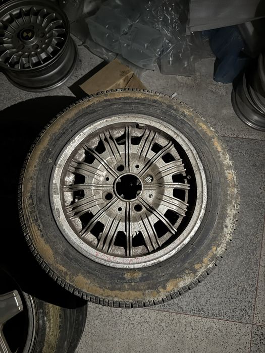 5 Jantes R13 + Pneus 155/70 e 145/70 R13